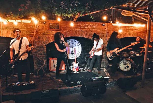7-cool-music-venues-in-seminyak-Cover
