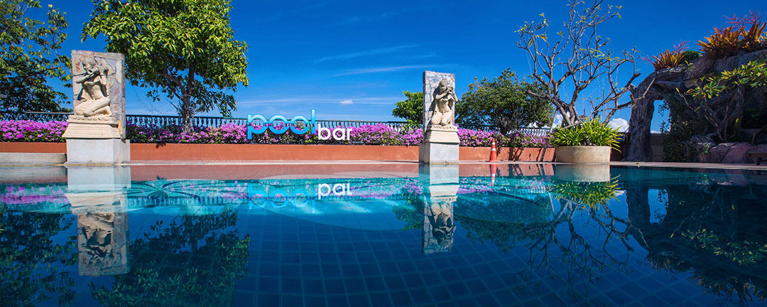 Furama Chiang Mai pool
